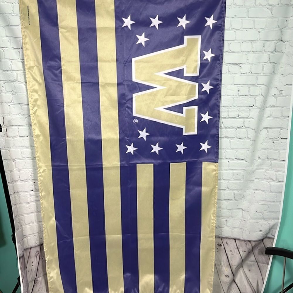 Washington Huskies 3" x 5" purple flag NWOT